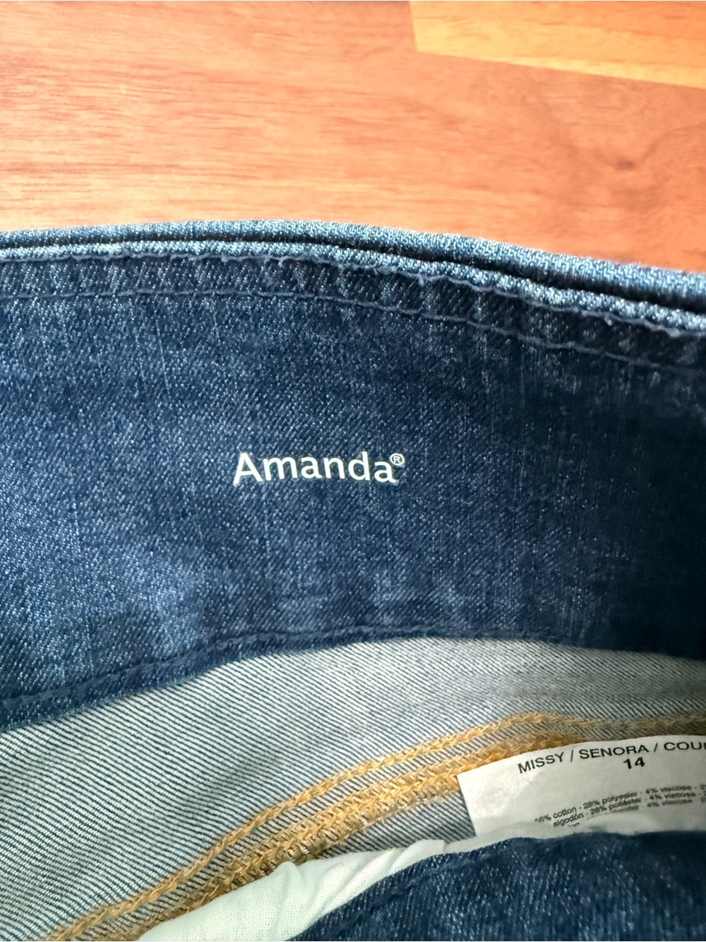 Gloria Vanderbilt Dark Blue Denim cropped jeans - Picture 6 of 9